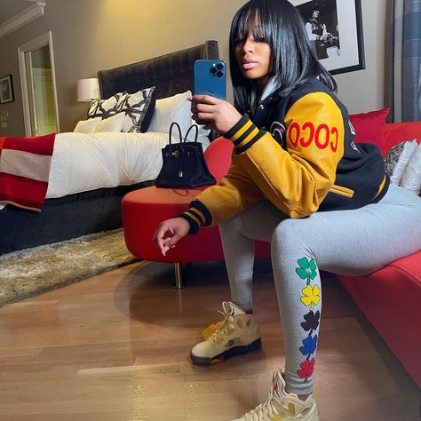 DESS DIOR on Instagram: “I said I’m the one, not the two ‼️” Dess Dior, Chill Fits, Chill Outfits, Streetwear Fashion Women, Girl Swag, Cute Swag Outfits, Baddie Outfits Casual, Dope Outfits, Teenage Fashion Outfits