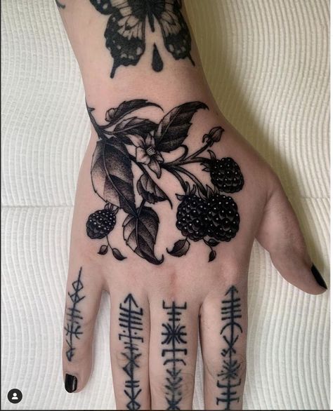 Blackberry Tattoo, Hipster Tattoo, Mushroom Tattoos, Sick Tattoo, Vine Tattoos, Cute Tiny Tattoos, Tattoo Project, Badass Tattoos, Hand Tattoo