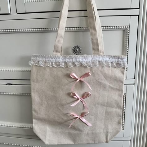 Girly Princess Aesthetic, Aesthetic Purse, Diy Tote Bag Design, Pretty Tote Bags, Lace Bag, Diy Tote, Aesthetic Bags, Cottagecore Coquette, Diy Bags Patterns