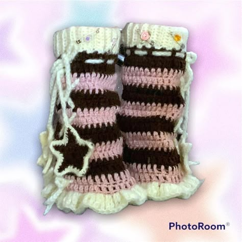 Kawaii Crochet Clothes, Fairycore Crochet, Velvet Crochet, Crochet Leg Warmers, Confection Au Crochet, Mini Crochet, Kawaii Crochet, Crochet Clothing And Accessories, Crochet Design Pattern