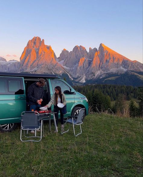 #aesthetic Auto Camping, Kombi Home, Camping Aesthetic, Adventure Aesthetic, Mountain Life, Gap Year, Camping Life, Pretty Places, Travel Inspo