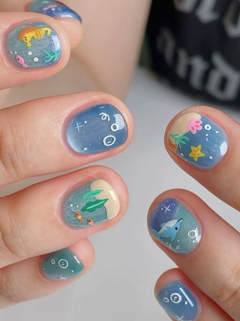 short summer nails: sea creatures Nail Designs For Short Short Nails, Nails Idea For Short Nails, Cute Designs On Short Nails, Cute Nail Designs For Short Nails Summer, Cute Gel Nails Winter, Short Nail Care, Simple Colourful Nails, Painted Nails Ideas Short, Short Nail Gel Ideas