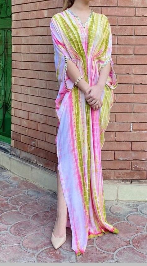 Pakistani Kaftan Dress, Kaftan Dress Indian Party Wear, Kaftan Dresses Modern, Tie Dye Dress Indian, Indian Kaftan Dress, Tie Dye Indian Outfit, Tie And Dye Dresses Indian Kurti, Kaftan Shirts Women, Tie Dye Outfits Indian