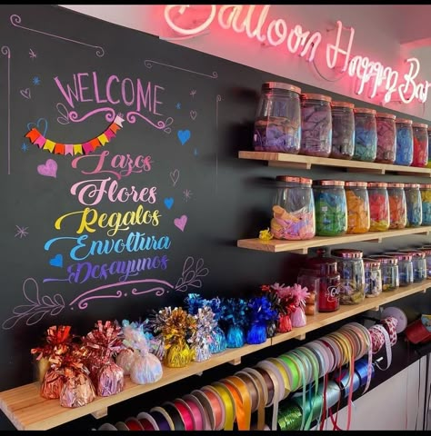 Ballon Shop Design, Ballon Store Design, Party Shop Interior Design, Balloon Store Ideas, Balloon Store Interior, Balloon Storage Ideas, Party Shop Interior, Stationery Store Design, Gift Shop Interiors