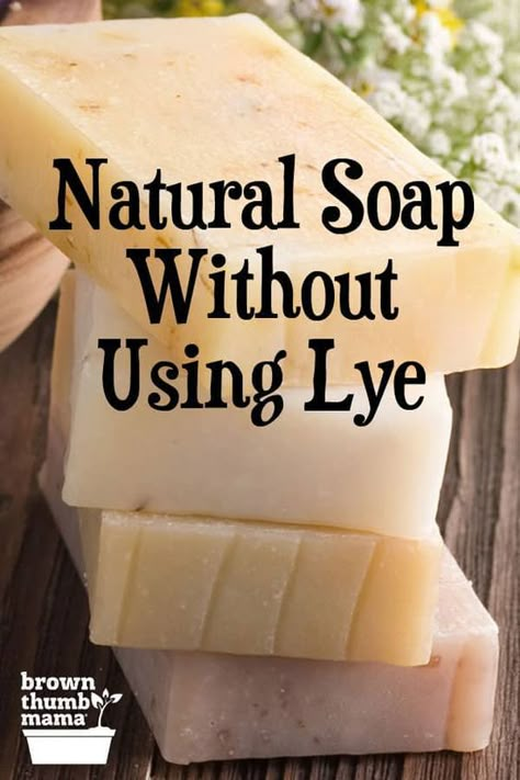 This is a fantastic, easy way to make soap without using lye--and it's easy and safe to do with kids. Add any scents and colors you like! #soapmaking #natural #meltandpoursoap Lye Free Soap Recipes, Lye Free Soap, Natural Soaps Recipes, Savon Diy, Diy Soap Bars, Easy Soap Recipes, Diy Soap Recipe, Handmade Soap Recipes, Soap Making Recipes