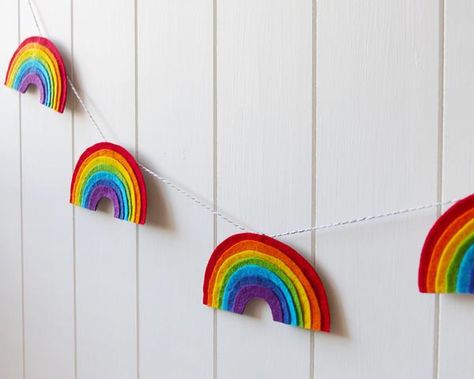 Felt Rainbow Garland - Downloadable SVG Pattern Tutorial - FeltTails Felt Garland Diy, Felt Rainbow, Rainbow Banner, Felt Earrings, Gender Neutral Baby Nursery, Rainbow Garland, Diy Nursery Decor, Baby Nursery Neutral, Garland Diy