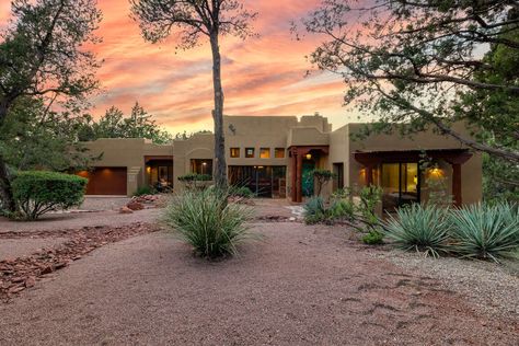 Luxury 4-Bedroom Villa in Serene Sedona, AZ (163796) - Find Rentals Sedona Arizona Vacation, Elephant Rock, Rustic Ceiling, Water Kettle, Sedona Arizona, Custom Lighting, Sedona, Vacation Places, Covered Patio