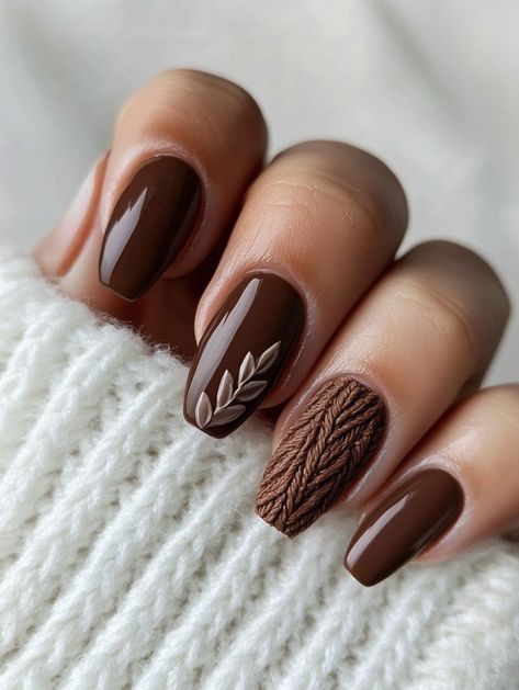 Autumn Manicure Short Nails, September Brown Nails, November Nails Ideas Brown, Bronze Nails Designs Fall, Copper Brown Nails, Minimalistic Fall Nails, Pedicure Fall 2024, Fall Nails Pumpkin Design, Brown Toenails