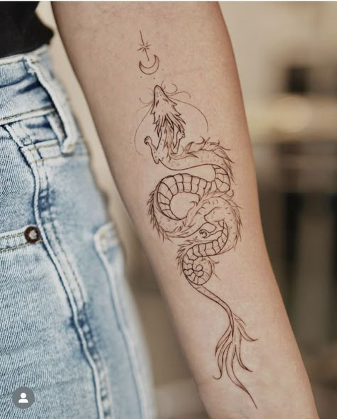 Dragon Tattoo Around Arm, Dragon Tattoo Stencil, Dragon Tattoo Arm, Around Arm Tattoo, Small Dragon Tattoos, Tattoo Red, Chinese Dragon Tattoos, Dragon Tattoo For Women, Type Tattoo