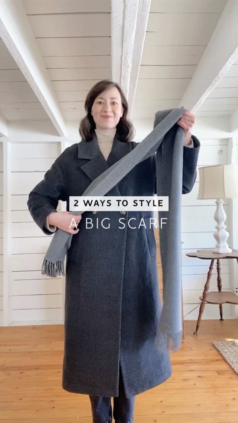 Lightweight Scarf Outfit, Winter Scarf Tying, Over Coat Women, Big Scarf Outfit, Big Scarves, Winter 2024 Fashion Trends, Black Coat Outfit, Scarf Outfit Winter, Winter Outfit Ideas For Women