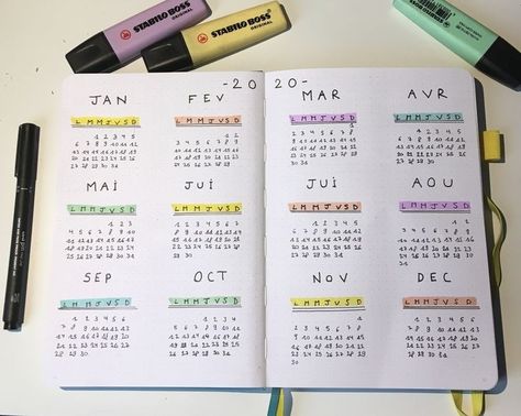 Dotted Journal Calendar, Bujo Year Calendar, Bullet Journal Calendar 2023, Bullet Journal Year Calendar, First Page Bullet Journal, Bullet Boy, Bullet Journal Year, Journal First Page, Bullet Journal First Page