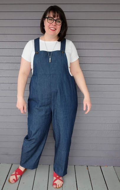 Cookin' & Craftin': Testing, testing: Helen's Closet Yanta Overalls Yanta Overalls, Plus Size Overall Dress, Overall Dress Pattern, Sewing Overalls, Plus Size Dungarees, Plus Size Overall, Style Overalls, Plus Size Sewing, Plus Size Romper