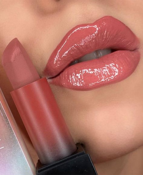 Perfect Lip Makeup Ideas : Nude Peach Toned Lipstick Peach Lipstick Makeup, Peach Color Lipstick, Lip Makeup Ideas, Nude Lip Makeup, Peach Lipstick, Coral Lips, Orange Lipstick, Berry Lips, Makeup Lips