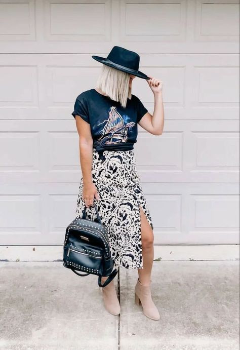 Style A Fedora Hat, Cute Outfits With Fedora Hats, Fall Outfit Dress And Boots, Fashion Hats For Women Summer, Style Black Graphic Tee, Band Tee Fall Outfit, Fedora Hat Summer Outfit, Black Wide Brim Hat Outfit Summer, Leopard Skirt With Graphic Tee