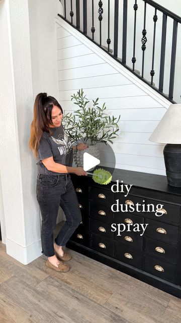 Essential Oils Dusting Spray, Diy Anti Dust Spray, Dust Hacks, Dusting Solution With Essential Oils, Diy Dusting Spray, Dust Spray, Isopropyl Alcohol Disinfectant Spray, Blue Dawn, Dusting Spray