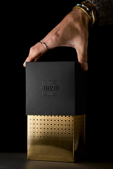 Luxury Box Packaging, Packaging Design Ideas, Luxury Packaging Design, Boxes Packaging, Brochure Print, Perfume Packaging, Luxury Printing, Creative Package, Brand Creation