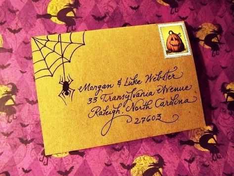 Halloween Envelope Art, Envolpes Design, Halloween Mail, Snail Mail Envelopes, Hand Lettering Envelopes, Snail Mail Inspiration, Snail Mail Art, Snail Mail Pen Pals, Mail Art Envelopes