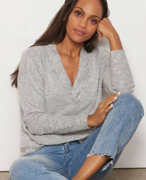 Top Styles For Big Bust, Cardigans For Big Busts, Sweaters For Large Bust, Outfits For Fuller Bust, Capsule Wardrobe For Big Bust, Sweaters For Big Bust, Tops That Flatter Large Bust, Fashion Large Bust, Business Casual Outfits For Women Large Bust