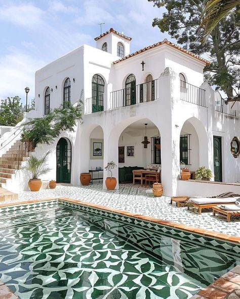 Andalusia, Spain Spain House, Hacienda Style Homes, Mexico House, Spanish Style Home, Andalusia Spain, Casas Coloniales, Hacienda Style, Spanish Style Homes, Mediterranean Home