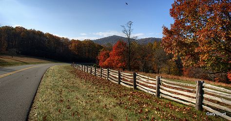 Blue Ridge Parkway in Floyd County, Virginia. Floyd Virginia, Floyd County, Skyline Drive, Appalachian Mountains, Blue Ridge Parkway, Blue Ridge, City Skyline, Small Town, Small Towns