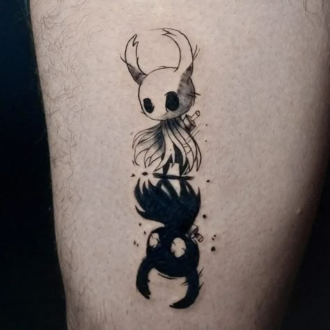 Tattoo Cool Design, Tattoo Ideas Cool Design, Hallow Knight Tattoo, Cute Black Tattoos, Tatuagem Hollow Knight, Hollow Knight Tattoo Ideas, Dark Tattoo Sketch, Game Tattoo Designs, Cool Tattoo Sleeves