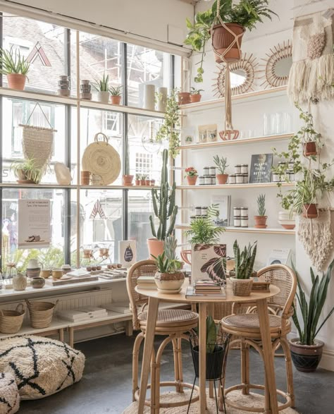 Small Shop Interior, Flower Shop Design, Plant Store, Coffee Shop Interior Design, Cafe Concept, Coffee Shops Interior, Store Interiors, Plant Shop, Coffee Shop Design