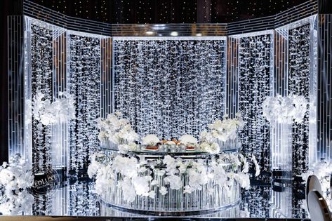 Diamond Skies - WedLuxe Magazine #crystalwedding #headtable #weddingflowers #weddinginspo #brideandgroomtable #reception Crystal Wedding Theme Decor, Diamond Wedding Decorations, Diamond Wedding Theme, Crystal Wedding Theme, Crystal Backdrop, Crystal Wedding Decor, Mirrors Decor, Purple And Silver Wedding, Diamond Theme