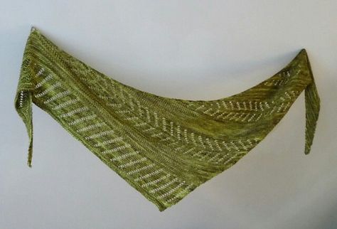 Wendy's fern shawl Free Knit Shawl Patterns, Shawlette Pattern, Lace Shawl Pattern, Lace Shawls, Fern Pattern, Knitting Scarves, Knit Shawls, Lace Weight Yarn, Knitting Blogs