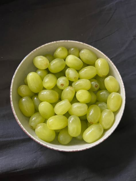 #grapes #fruit #healthy #bowl #aesthetic Grapes Snack, Grape Ideas, Cheese Skewers, Grape Snacks, Bowl Aesthetic, Grapes Fruit, Healthy Bowl, Green Grape, Party Platter