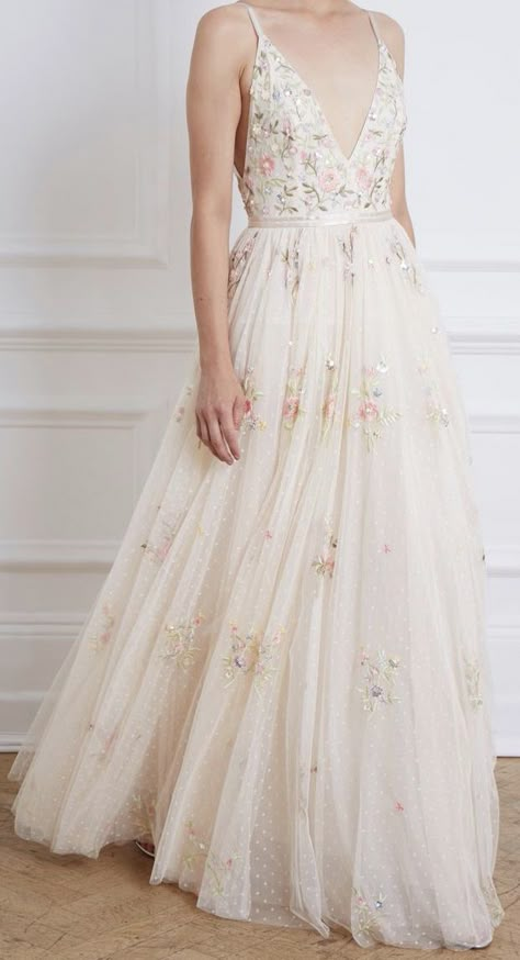 Bhldn Wedding Dress, Embroidered Wedding Dress, Floral Wedding Dress, Wedding Dress Sizes, Tulle Gown, Princess Wedding Dresses, Winter Wedding Dress, Gowns Of Elegance, Best Wedding Dresses