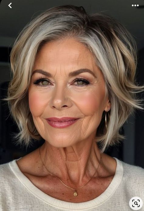 Discover chic, low-maintenance short hairstyles for women over 60 that are easy to style and suit different hair types and face shapes. Women's Mohawk, Kort Bob, Hairstyles Celebrities, Over 60 Hairstyles, Old Hairstyles, Mohawk Hairstyles, Mom Hairstyles, Sassy Hair, Hairstyles Women