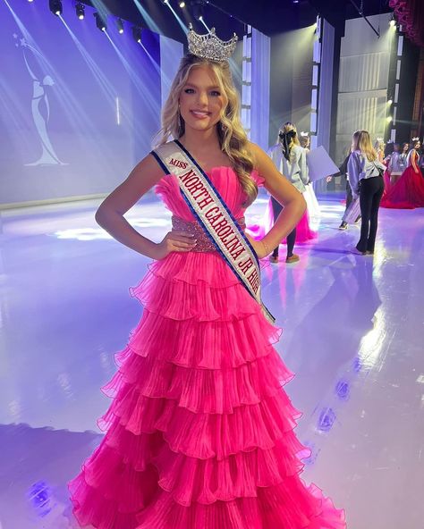 Middle School Pageant Dresses, High School Pageant Dresses, Western Wear Pageant Outfit, Pagent Dresses Teen, Pageant Girl Aesthetic, Pageant Makeup For Blondes, Pageant Hairstyles, Pageant Aesthetic, Pageant Prep