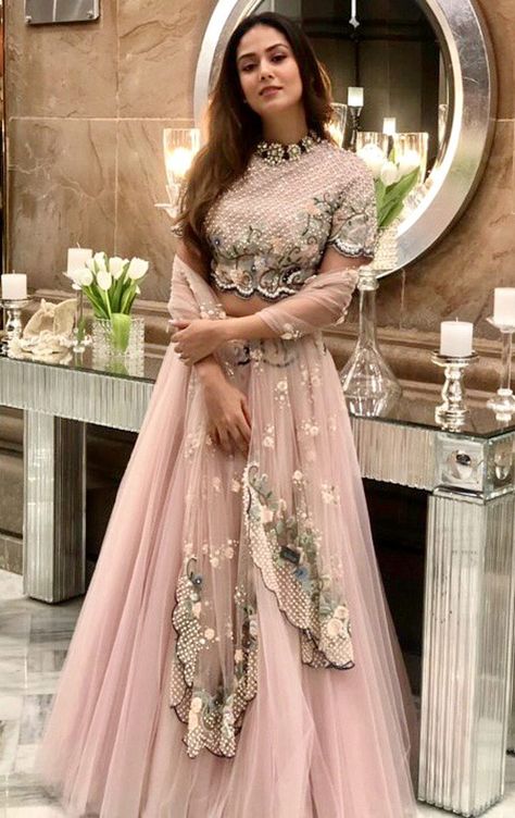 Renda Kebaya, Mira Rajput, Wedding Lehenga Designs, Lehnga Dress, Designer Bridal Lehenga, Mode Abaya, Indian Bridal Dress, Indian Gowns Dresses, Vogue India