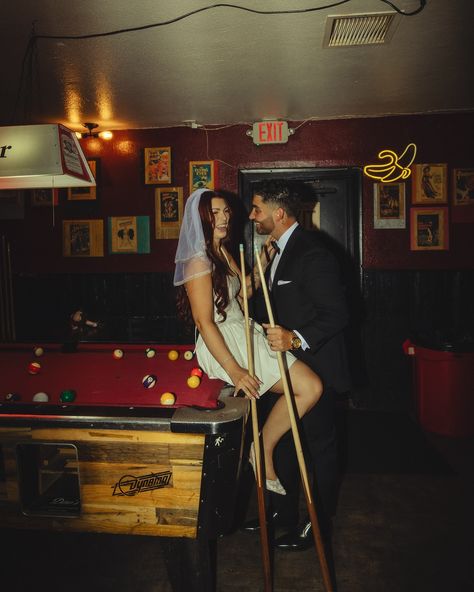 A Vegas wedding will never not be iconic, charming, and delightful 🎰🎲☎️🌠 Pool Hall Engagement Photos, Dive Bar Wedding Photos, Dive Bar Wedding Reception, Dive Bar Engagement Photos, Bar Couple Photoshoot, Dive Bar Wedding, Retro Vegas Wedding, Dive Bar Aesthetic, Wedding Bar Setup