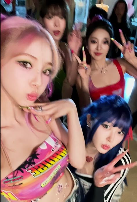 Aespa Spicy Club, Aespa Spicy Photoshoot, Aespa Spicy Era, Karina Spicy Era, Aespa Ot4 Wallpaper, Aespa Mv, Mv Ideas, Aespa Spicy, Giselle Winter