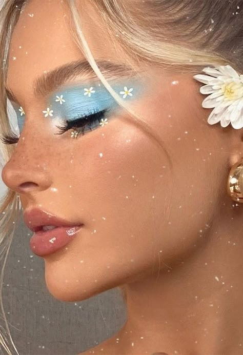 Blue Sky & Daisy Makeup Look Blue And White Makeup Ideas, Flower Inspired Makeup Looks, Blue Face Makeup Looks, Creative Blue Makeup Looks, Fun Blue Eye Makeup, Sky Eye Makeup, Blue Eyeshadow With Glitter, Light Blue And White Makeup Looks, Blue Eyeshadow White Eyeliner