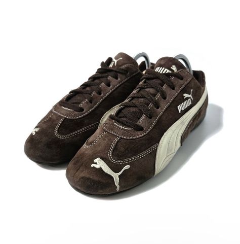 White Vintage Sneakers, Vintage Puma Sneakers, Speedcat Og Puma Outfit, Brown Aesthetic Shoes, Puma Shoes Aesthetic, 90s Shoes Sneakers, Vintage Shoes Aesthetic, Puma Aesthetic, Sepatu Platform