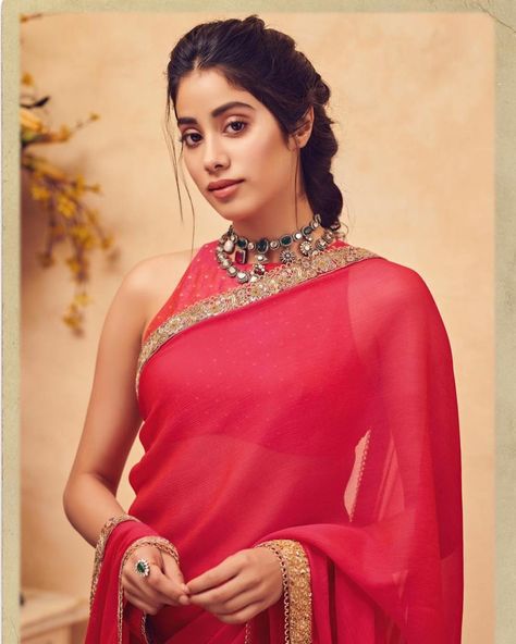 Saree 💕.. @janhvikapoor #manishmalhotraworld Jaanvi Kapoor, Jahanvi Kapoor, Halter Neck Blouse Design, Jahnavi Kapoor, Saree Outfit, Orang India, Halter Neck Blouse, Jhanvi Kapoor, Blouse Necklines