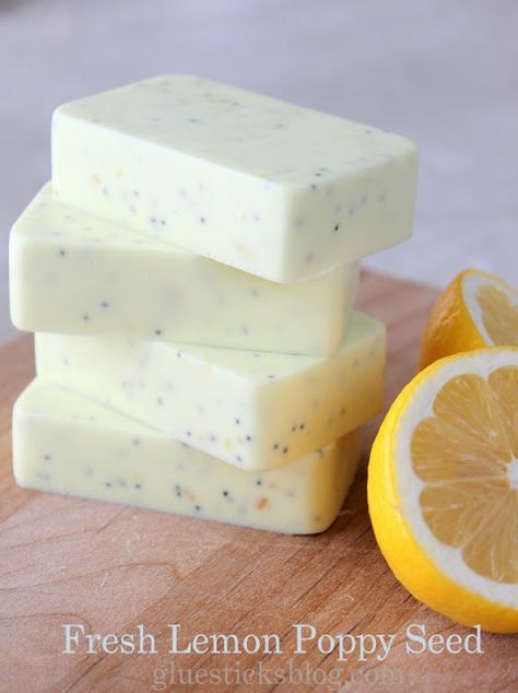 Homemade Poppy Seed Soap Recipes Poppy Seed Soap, Savon Diy, Diy Soap Recipe, Soap Tutorial, Diy Soaps, Lemon Poppy Seed, Lemon Poppy, Soap Recipe, Homemade Soap Recipes