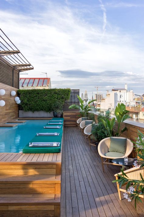 Pool On The Roof, Hotel Barcelona, Terrasse Design, Modern Outdoor Spaces, Terrace Garden Design, Small Swimming Pools, Rooftop Terrace Design, Rooftop Design, Barcelona Hotels