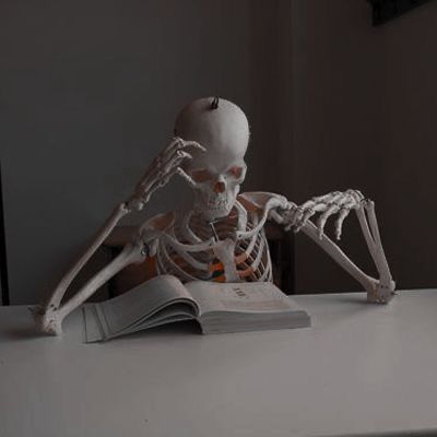 Skeleton Pics, Medical Wallpaper, Simple Phone Wallpapers, Funny Skeleton, Medical Aesthetic, Funny Profile Pictures, Study Time, Playlist Covers, Anatomy Art