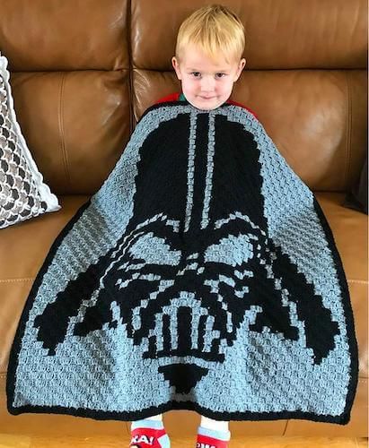 15 Crochet Star Wars Patterns Star Wars Blanket Crochet Pattern, Star Wars Blanket Crochet, Crochet Star Wars, Star Wars Blanket, Star Wars Crochet, C2c Crochet Pattern Free, Character Blankets, Star Wars Villains, Star Wars Decor