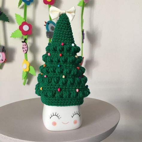 Mug Crochet, Crochet Marshmallow, Marshmallow Crafts, Marshmallow Mug Hats, Marshmallow Mugs, Christmas Tree Hat, Santa Claus Christmas Tree, Hat Fits, Basic Knowledge