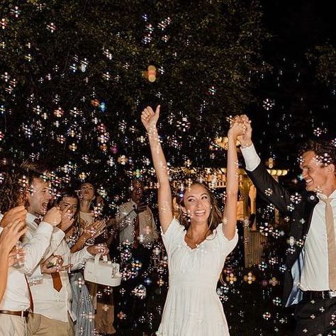 Megan | UTAH WEDDING PHOTOGRAPHER on Instagram: "types of exits i have had such good experiences with! - bubbles, machines and little bubbles for each guest - sparklers, the extra long kind! - confetti, use biodegradable if you don’t like sweeping ;) - flower petals, the bigger the better! save for your own wedding or send to your engaged friends! 👰🏼 #weddingideas #photographertips #weddingtips #utahwedding #utahweddingphotographer #utahweddingflorist" Bubbles Grand Exit, Bubbles As Confetti, Bubbles Exit Wedding, Bubble Grand Exit Wedding, Bubbles Send Off Wedding, Bubbles Wedding Ceremony, Bubble Machine Wedding, Wedding Bubbles Send Off, Bubble Exit Wedding