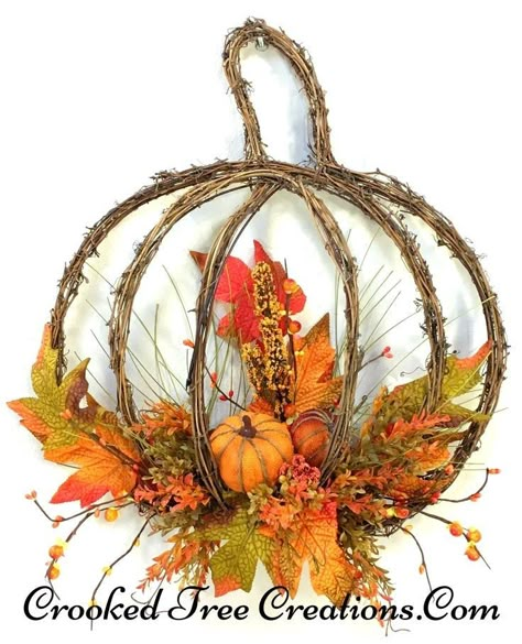 Harvest Centerpieces, Fall Meadow, Easy Thanksgiving Table Decor, Grapevine Pumpkin, Thanksgiving Table Decor Ideas, Fall Feast, Easy Fall Wreaths, Crooked Tree, Winter Door Decorations