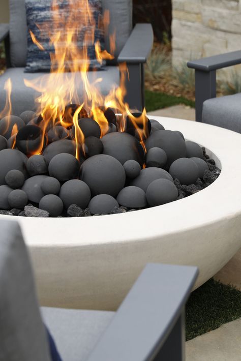 Propane Fire Pits, Fire Pit Tables, Steel Decor, Modern Outdoor Fireplace, Contemporary Fire Pit, Modern Fire Pit, Portable Fire Pits, Concrete Fire Pits, Fire Pit Designs