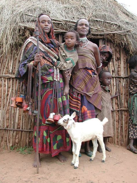 Oromo People Oromo People, African Life, Mama Africa, Horn Of Africa, African People, The Horn, Group Of People, Sirius Black, World Cultures