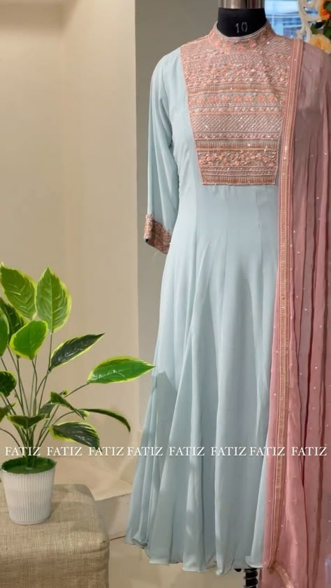 Pastel Colour Dresses, Cotton Anarkali Dress, Salwar Suit Neck Designs, Suit And Dress, Plain Kurti, Casual Gowns, Suit Neck Designs, Design Kurti, Yoke Design