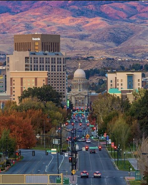 Downtown Boise Idaho, Boise State Aesthetic, Things To Draw Landscape, Boise Aesthetic, Boise Idaho Aesthetic, Idaho Aesthetic, Idaho Boise, Idaho Travel, American States