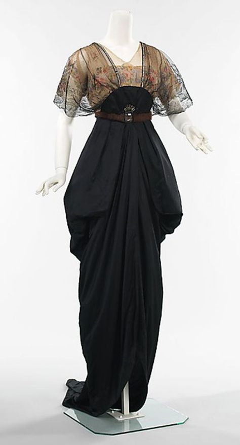 1910's Fashion Fashion 1910, 1910s Fashion, 20th Century Fashion, Edwardian Dress, Vintage Gowns, Vestidos Vintage, Dinner Dress, Edwardian Fashion, Historical Dresses